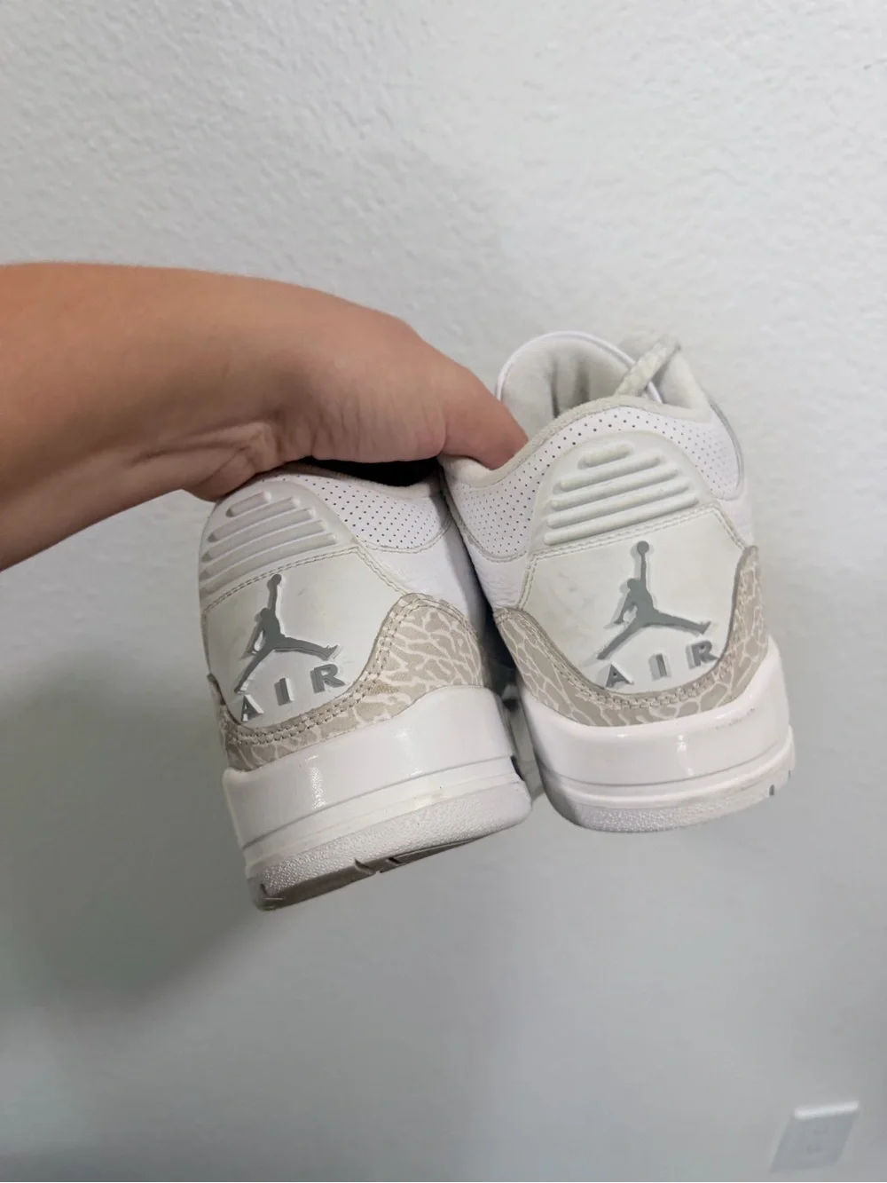 Jordan retro 3 white